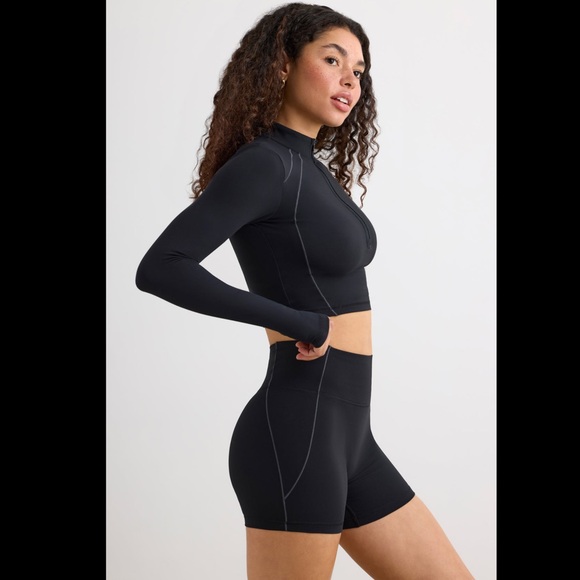 SOFT ACTIVE HALF ZIP CROP TOP - Picture 2 of 4